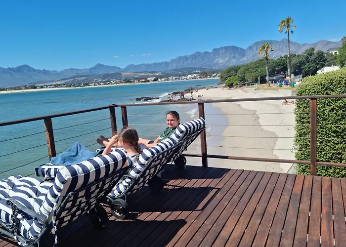 Seagul Cove, Villa On The Beach, Sleeps 7