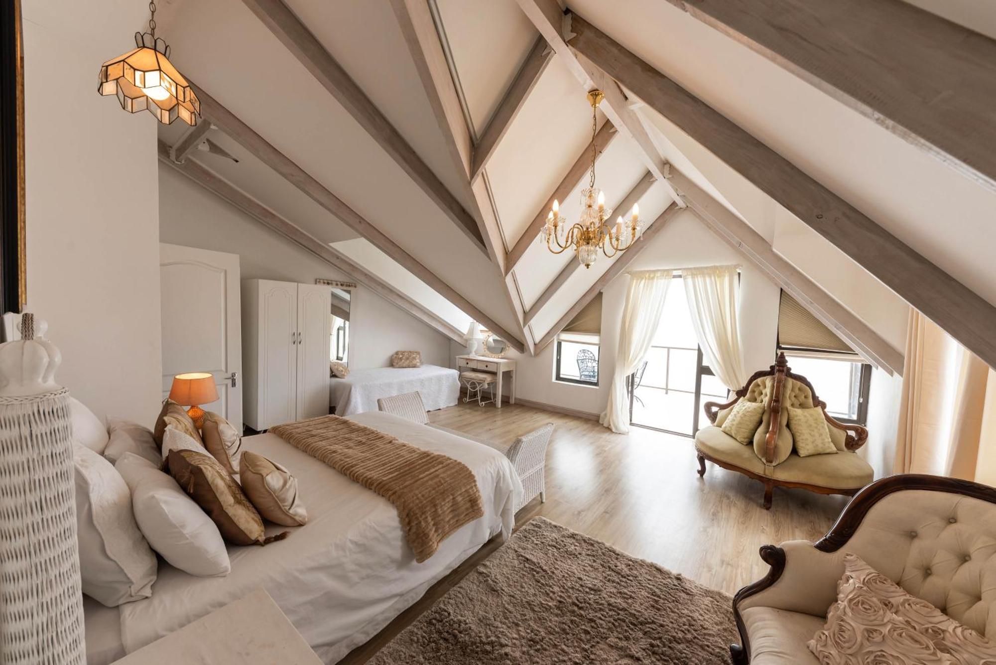 Seagul Cove, On The Beach, Sleeps 7 Villa