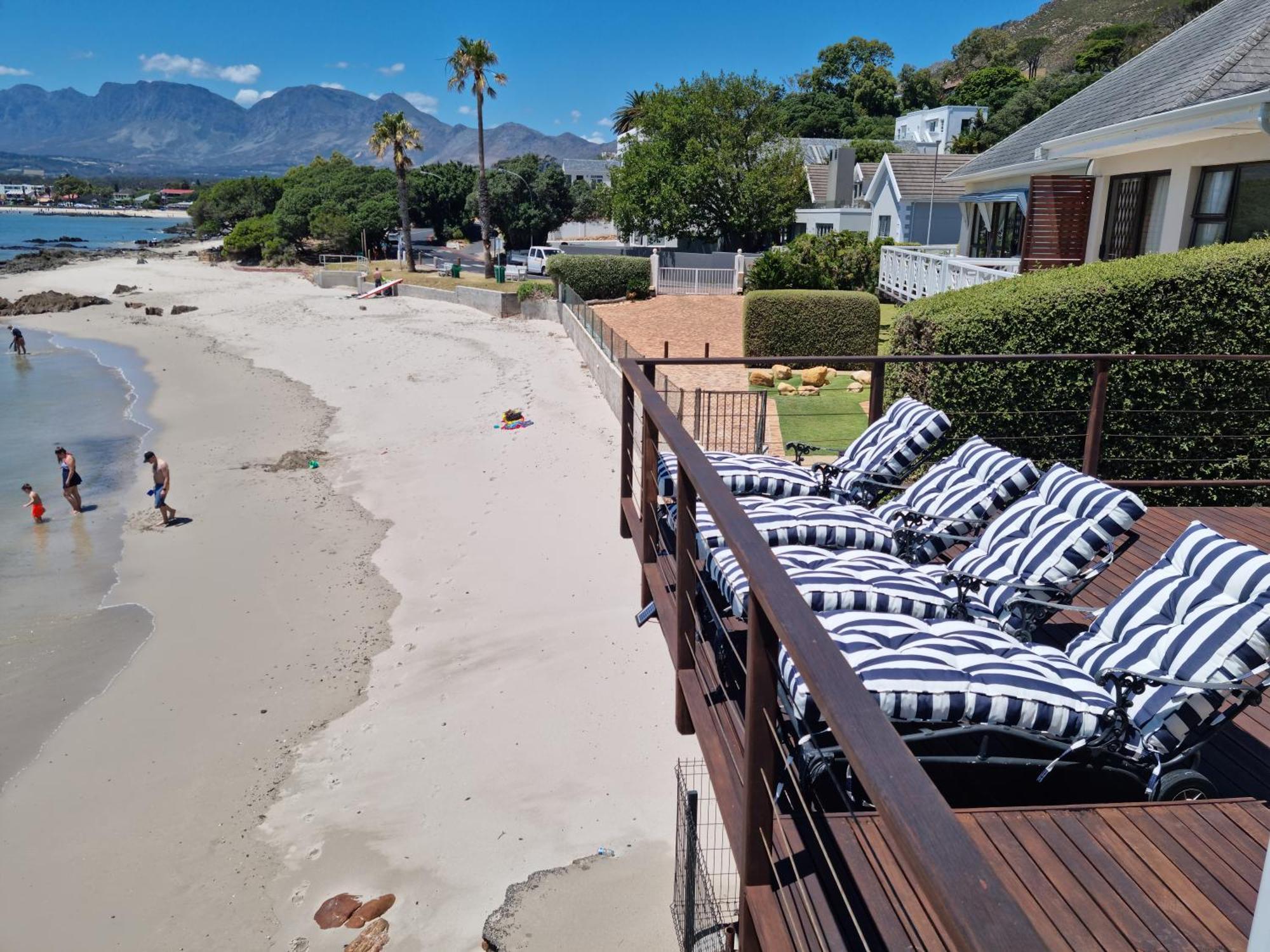 Seagul Cove, On The Beach, Sleeps 7 Villa *